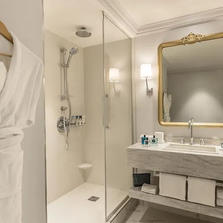 Du Louvre, In The Unbound Collection By Hyatt
