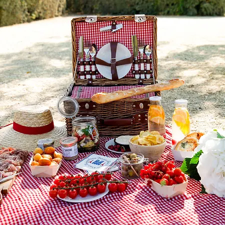 Du Louvre, In The Unbound Collection By Hyatt