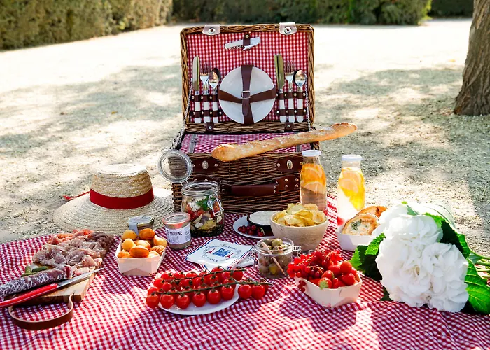 Du Louvre, In The Unbound Collection By Hyatt